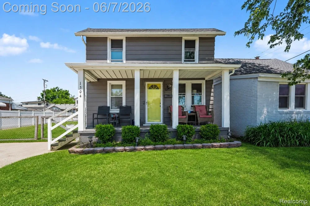 1304 Stewart Avenue Lincoln Park City, MI 48146