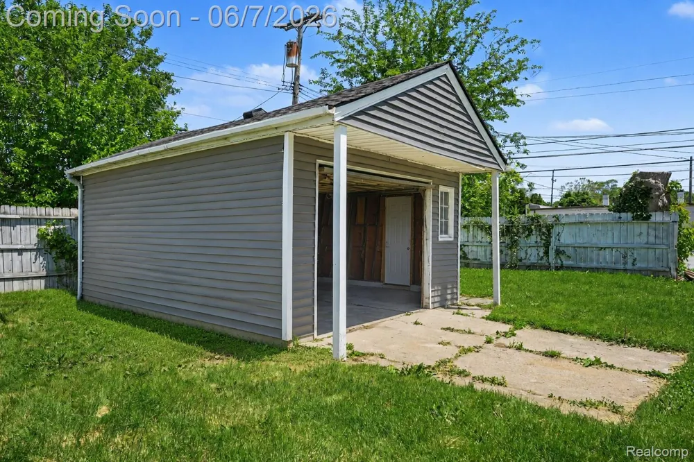 1304 Stewart Avenue Lincoln Park City, MI 48146