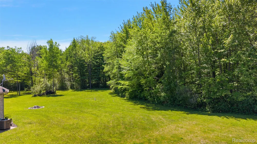 62502 Wayfaring Road Ray Township, MI 48096