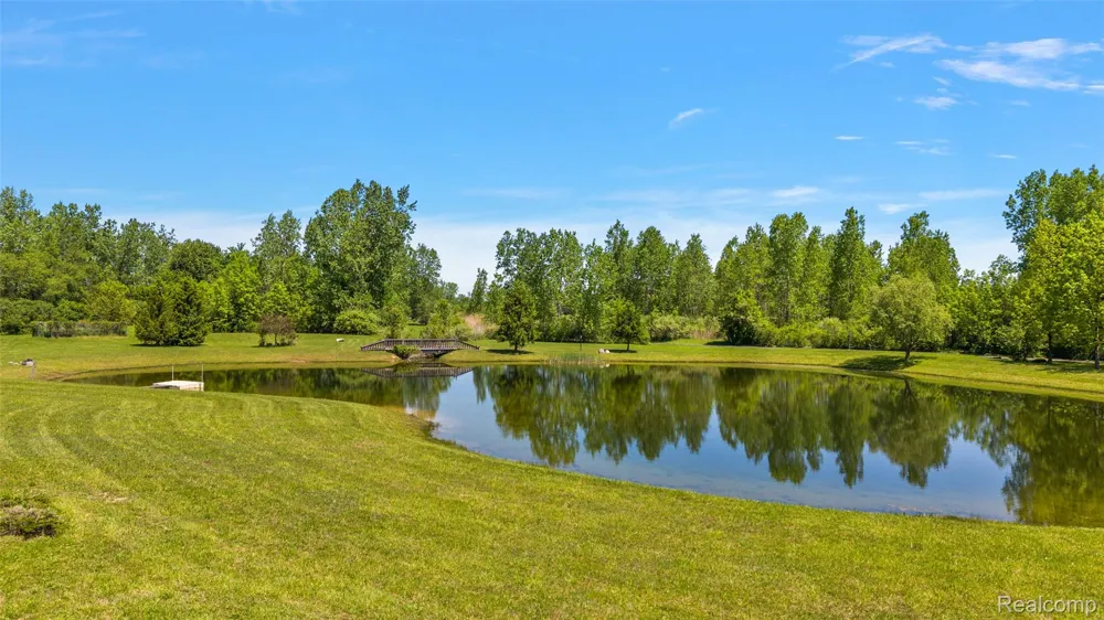 62502 Wayfaring Road Ray Township, MI 48096