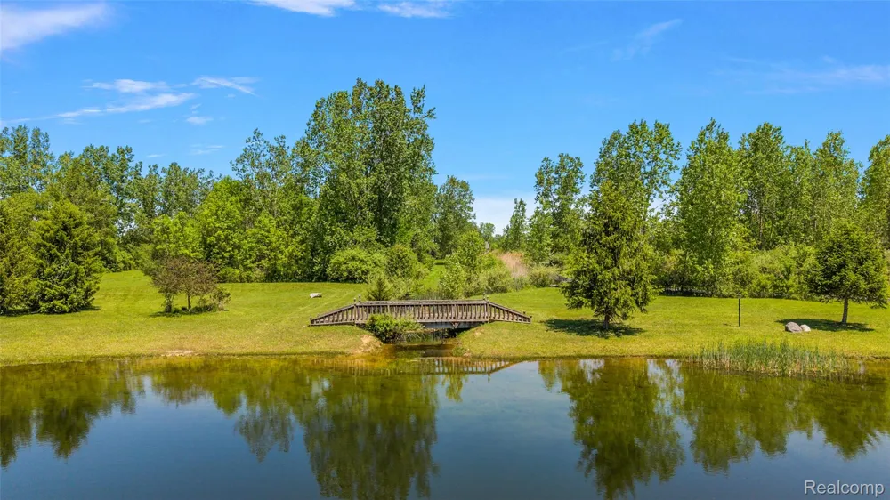 62502 Wayfaring Road Ray Township, MI 48096