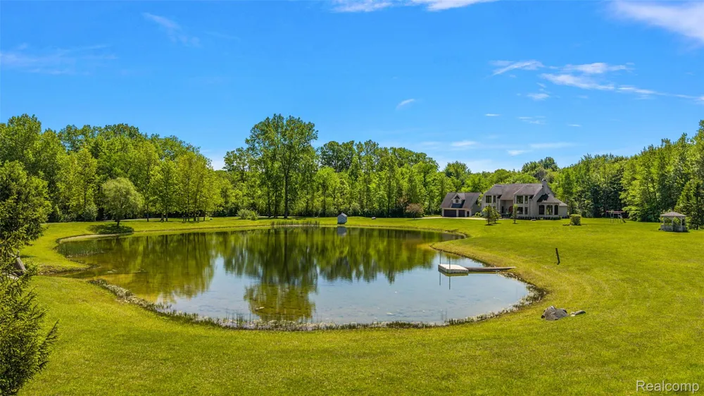 62502 Wayfaring Road Ray Township, MI 48096