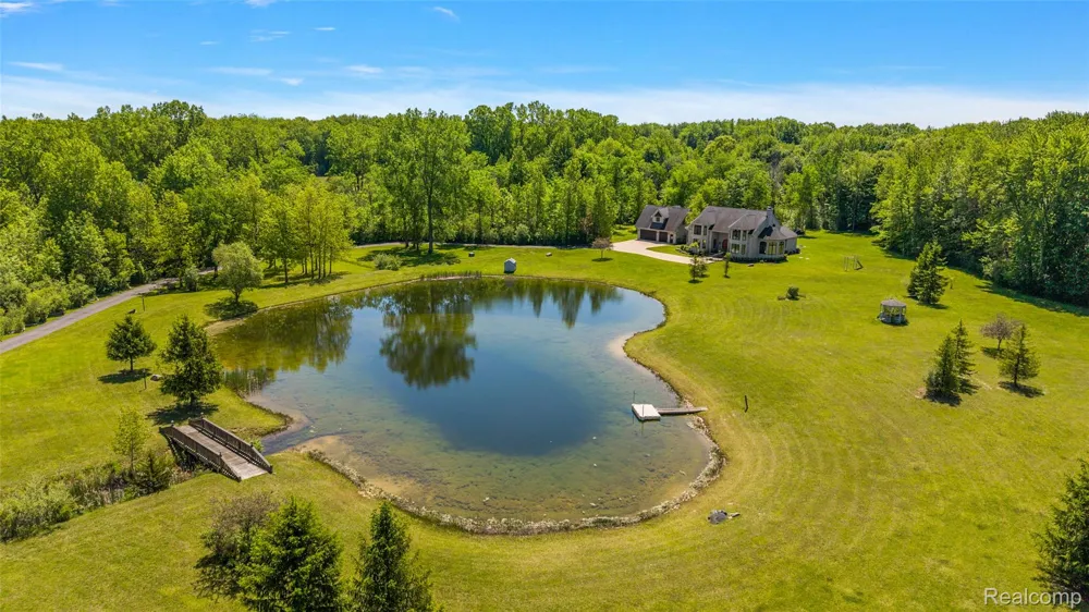 62502 Wayfaring Road Ray Township, MI 48096