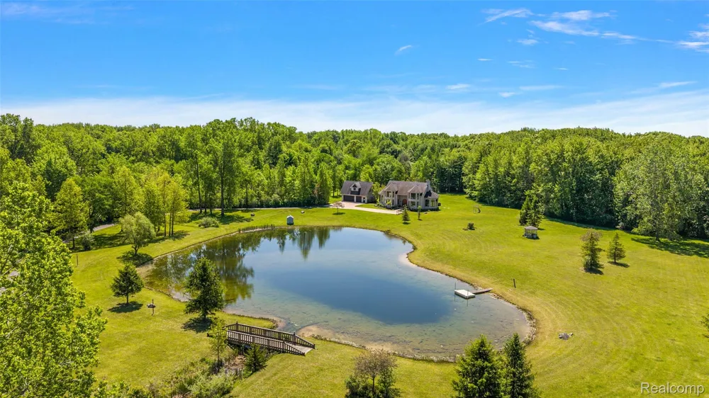 62502 Wayfaring Road Ray Township, MI 48096