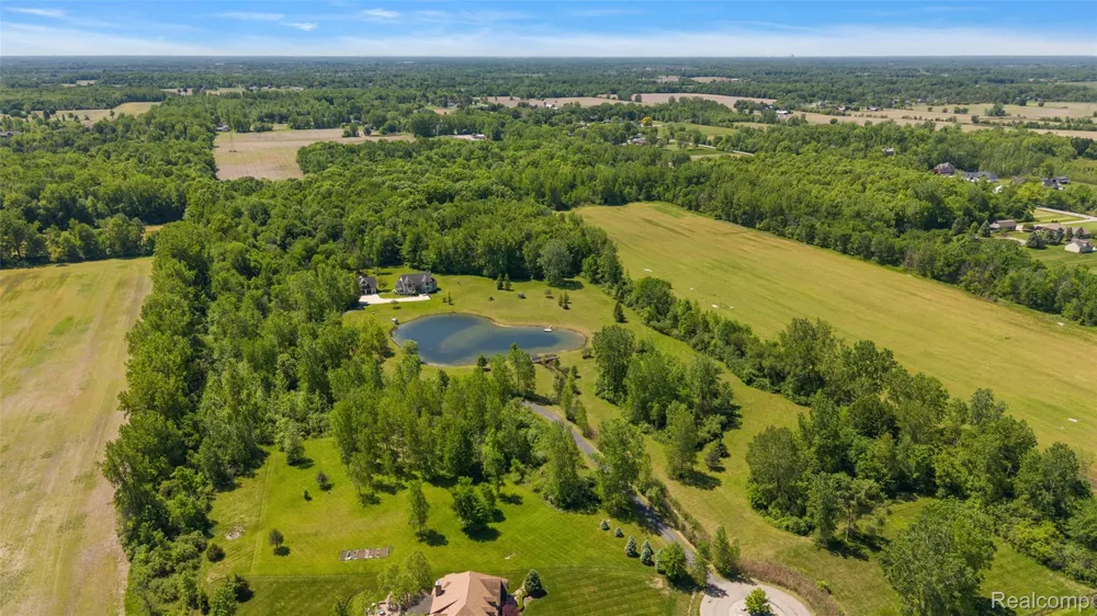 62502 Wayfaring Road Ray Township, MI 48096