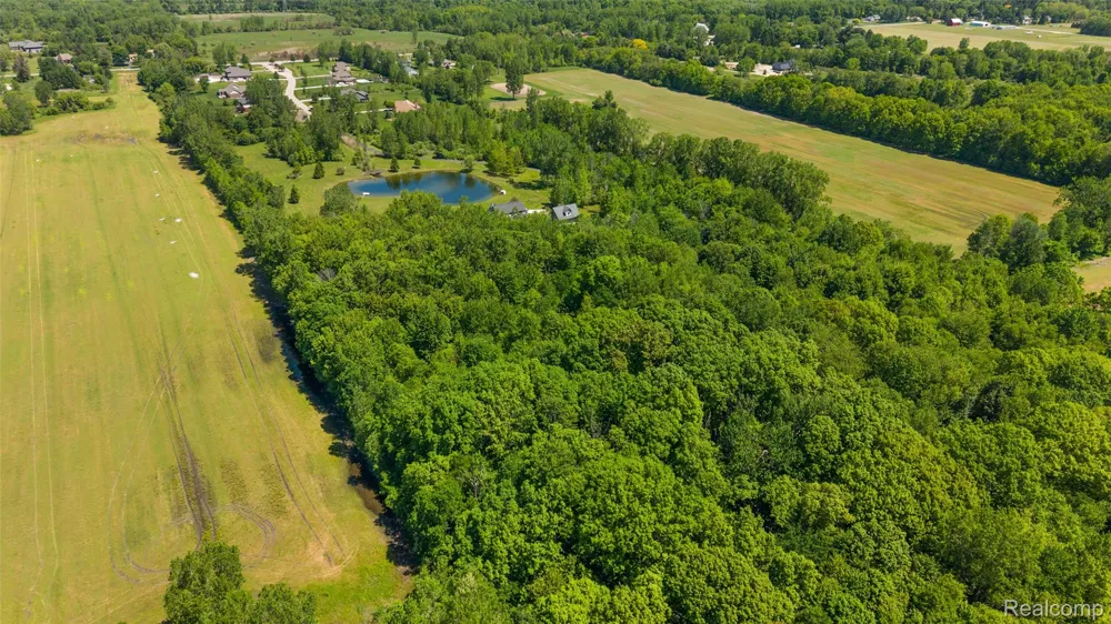 62502 Wayfaring Road Ray Township, MI 48096