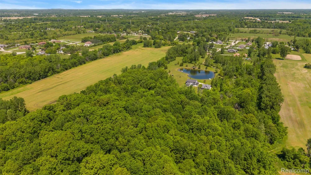 62502 Wayfaring Road Ray Township, MI 48096