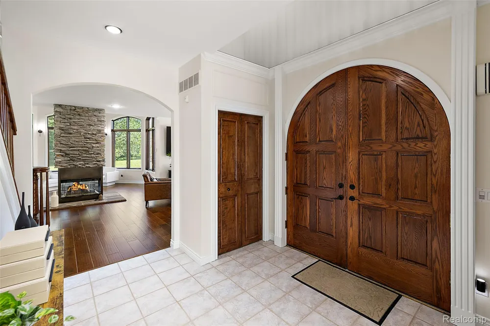 62502 Wayfaring Road Ray Township, MI 48096