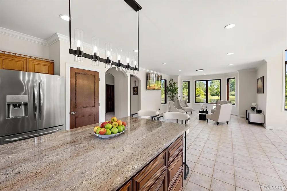 62502 Wayfaring Road Ray Township, MI 48096