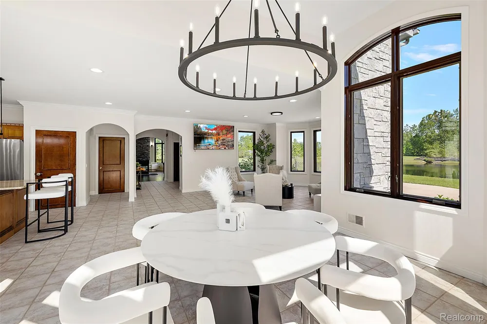 62502 Wayfaring Road Ray Township, MI 48096