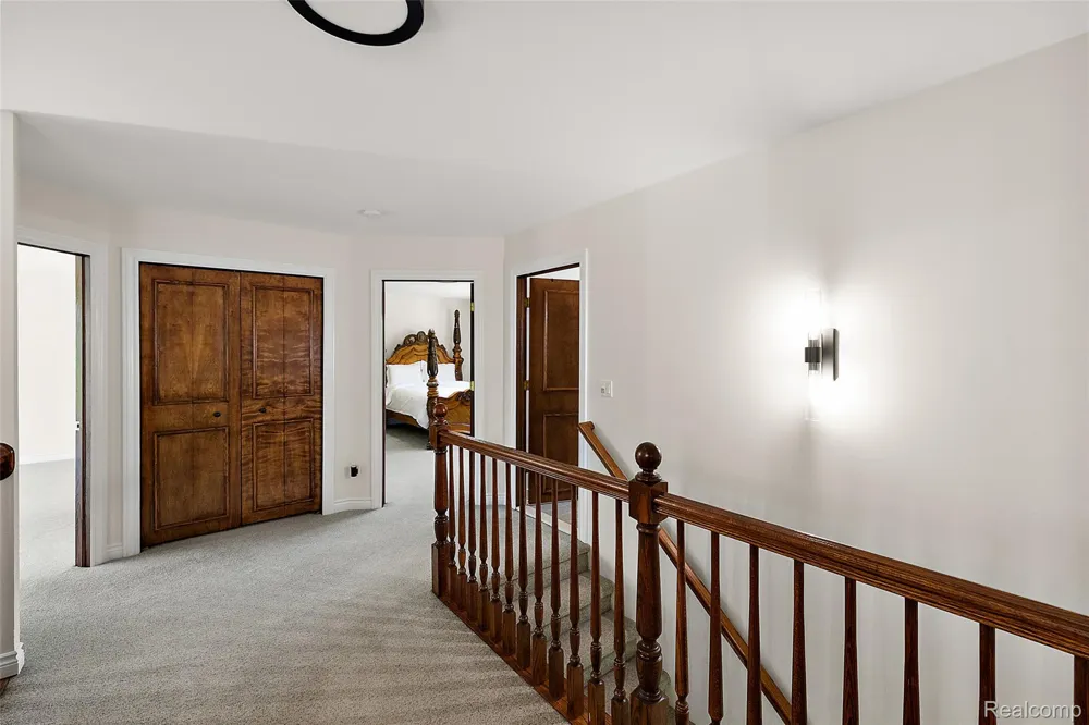 62502 Wayfaring Road Ray Township, MI 48096