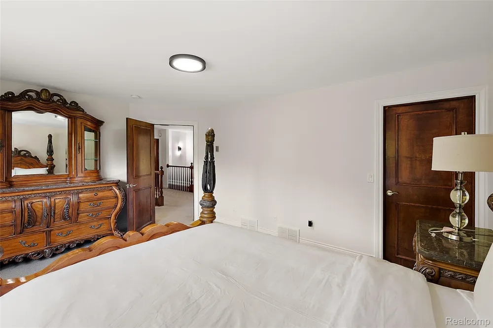 62502 Wayfaring Road Ray Township, MI 48096