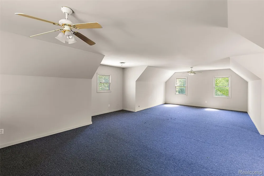 62502 Wayfaring Road Ray Township, MI 48096
