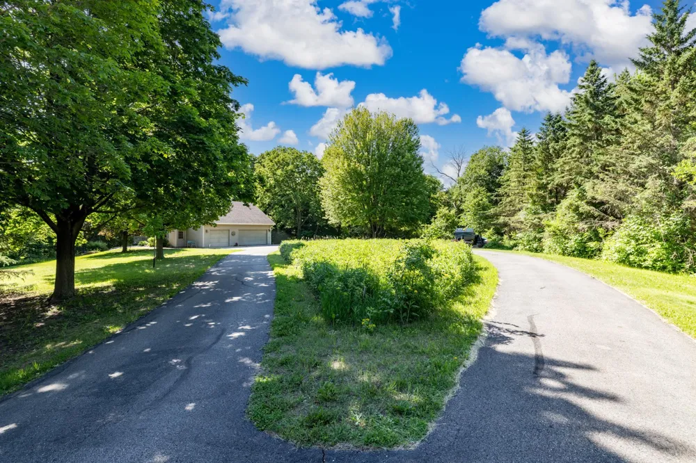 25507 208th Lane Belle Plaine, MN 56011