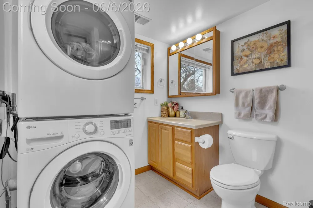 9473 Huron Street Dexter Township, MI 48169