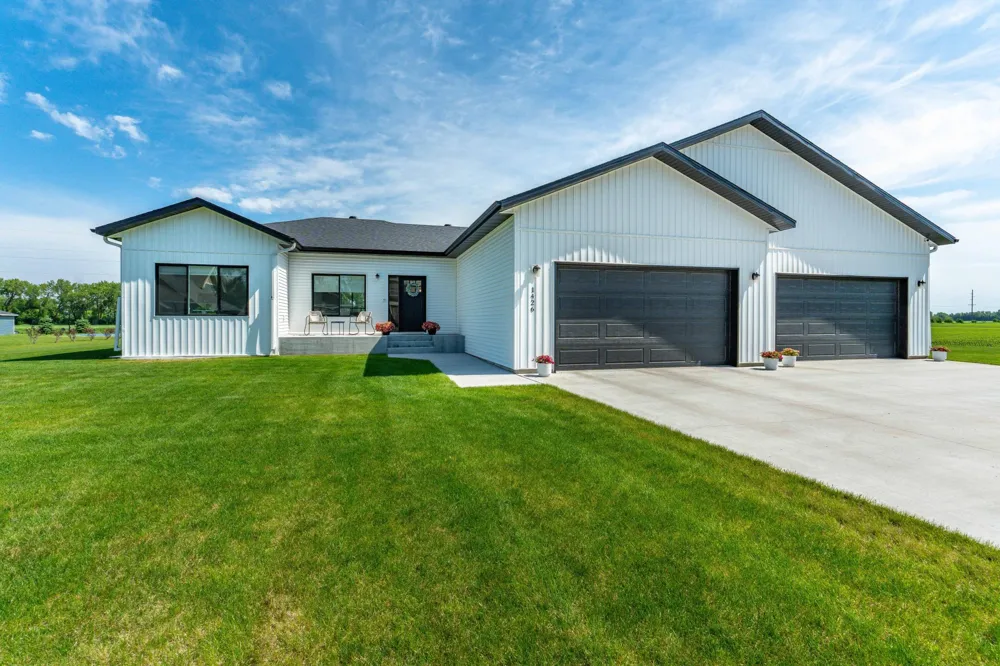 1426 SUMMERWOOD TRAIL W Dilworth, MN 56529
