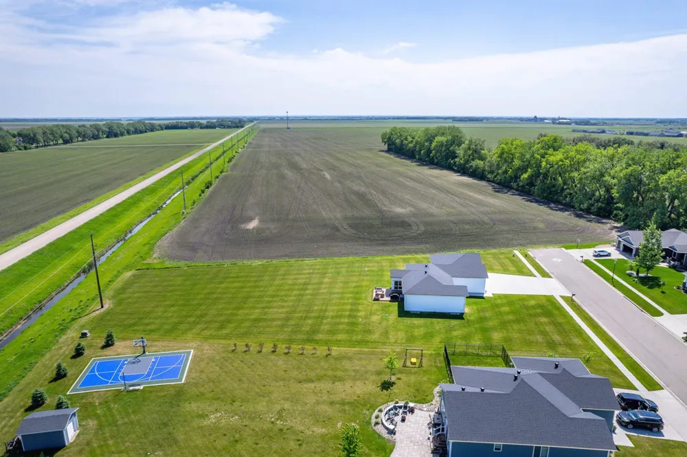 1426 SUMMERWOOD TRAIL W Dilworth, MN 56529