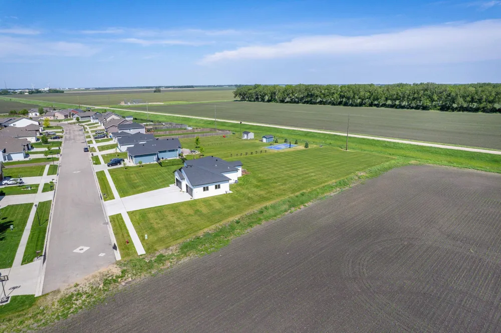 1426 SUMMERWOOD TRAIL W Dilworth, MN 56529