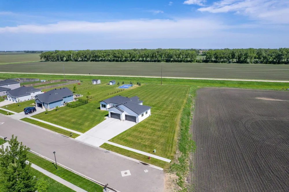 1426 SUMMERWOOD TRAIL W Dilworth, MN 56529