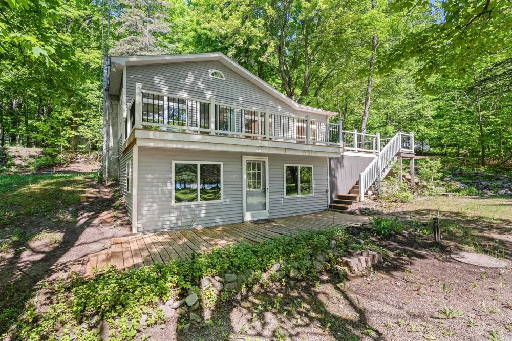 5252 Six Mile Lake Road South Arm Township, MI 49729