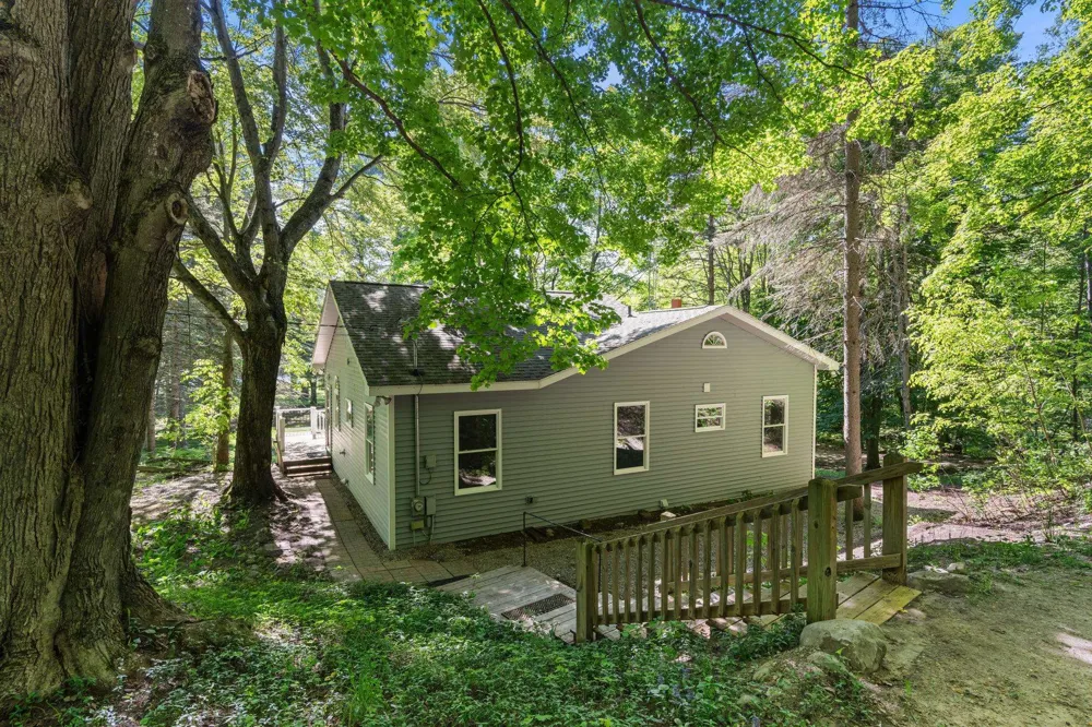 5252 Six Mile Lake Road South Arm Township, MI 49729