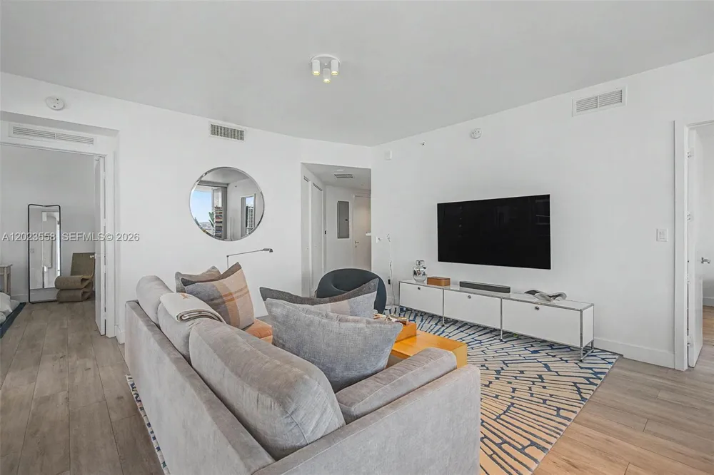 488 NE 18th St #3101 Miami, FL 33132