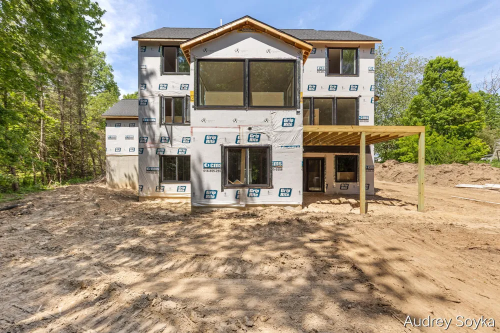 8234 Cascade Road SE Cascade Charter Township, MI 49301