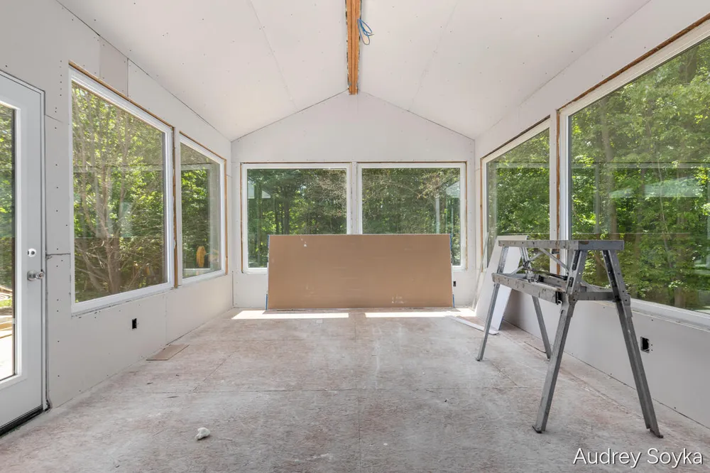 8234 Cascade Road SE Cascade Charter Township, MI 49301