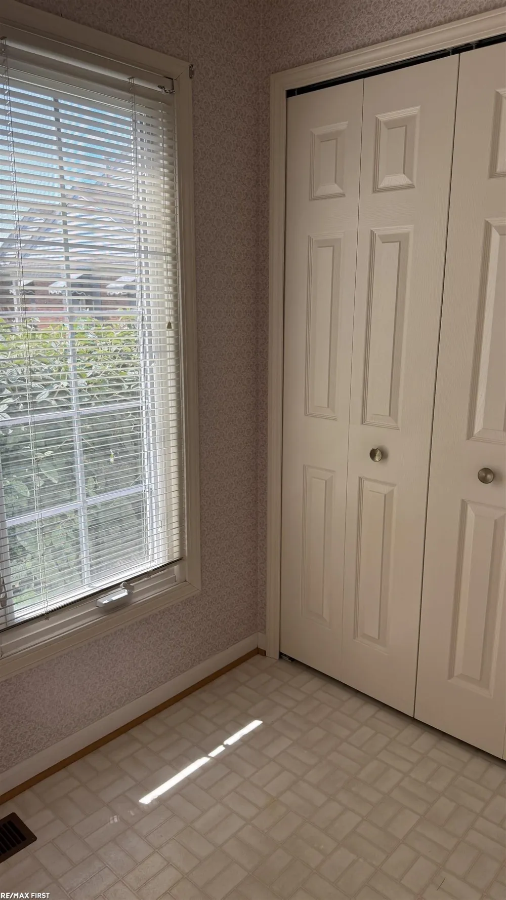 37515 Stonegate Circle Clinton Charter Township, MI 48036