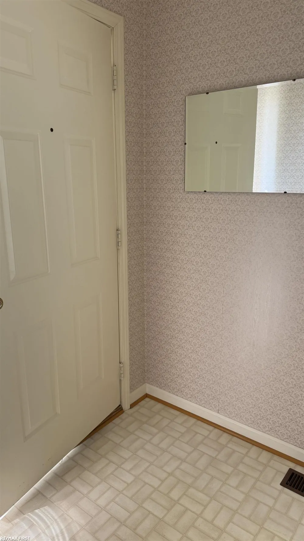 37515 Stonegate Circle Clinton Charter Township, MI 48036