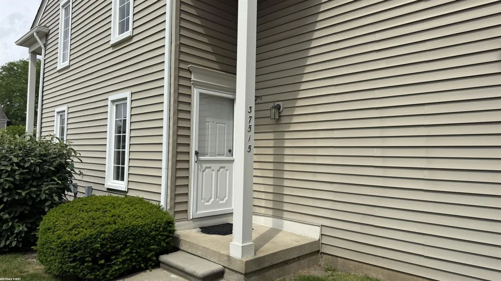37515 Stonegate Circle Clinton Charter Township, MI 48036
