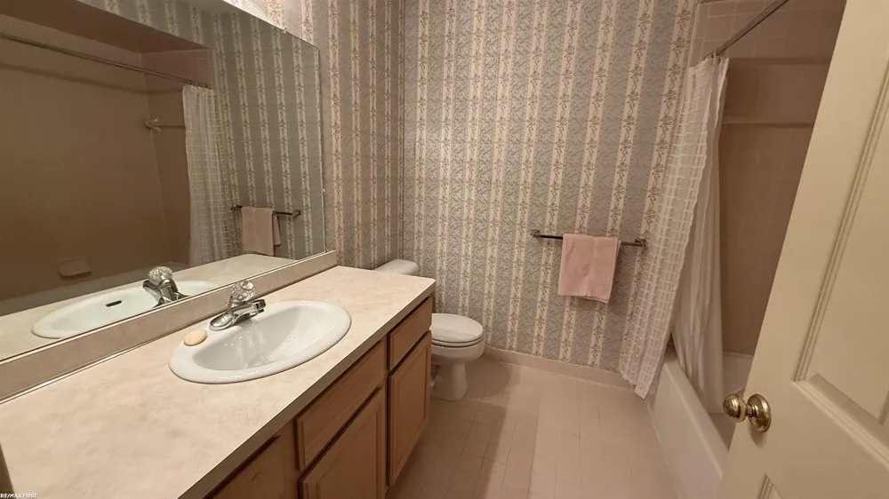 37515 Stonegate Circle Clinton Charter Township, MI 48036