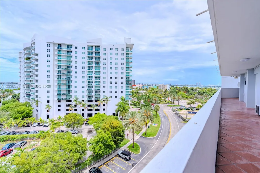 7904 West Dr #810 North Bay Village, FL 33141