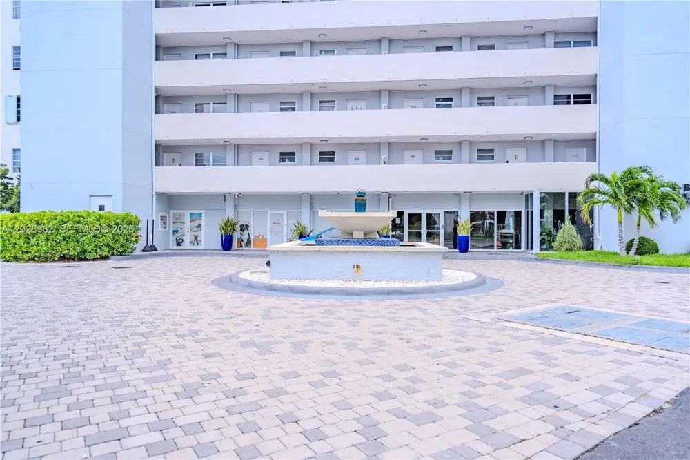 7904 West Dr #810 North Bay Village, FL 33141