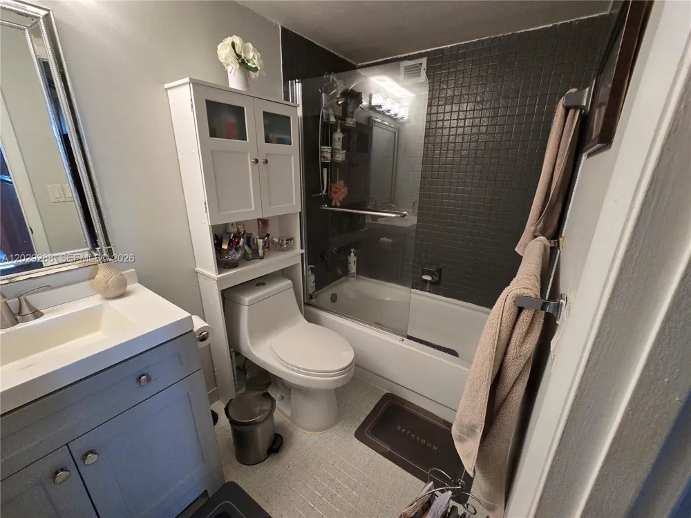 400 Leslie Dr #416 Hallandale Beach, FL 33009