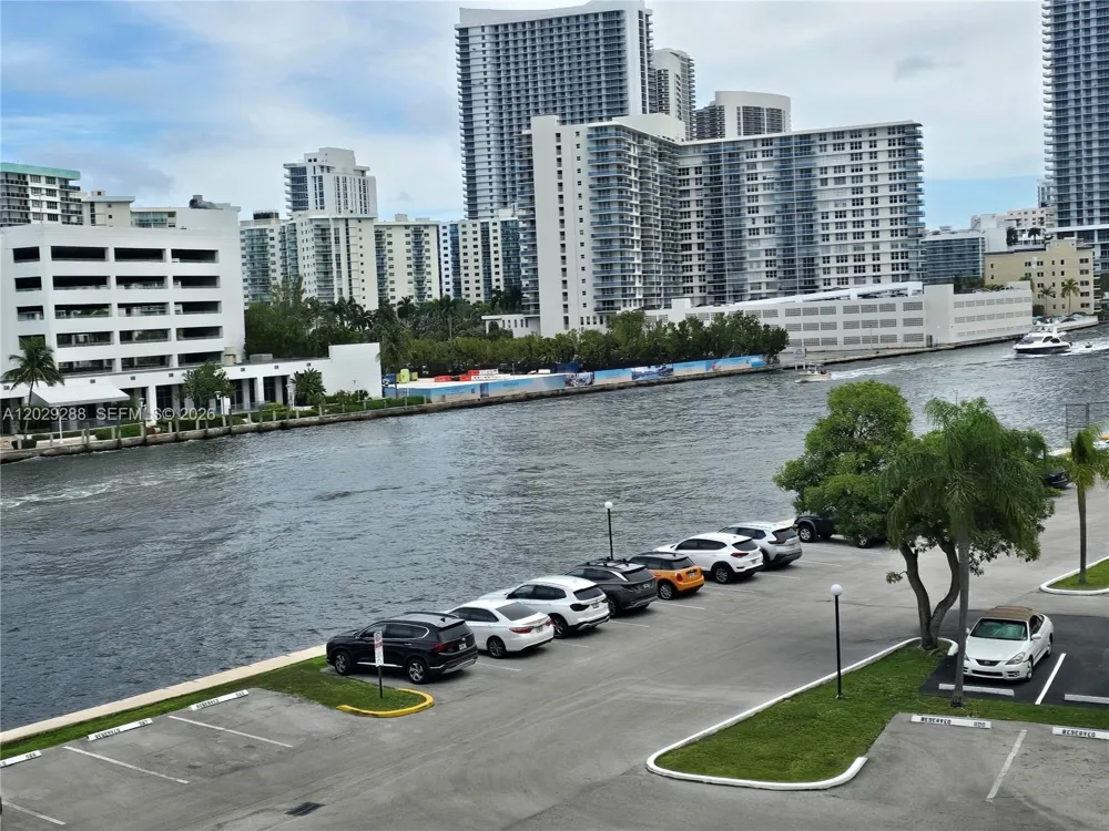 400 Leslie Dr #416 Hallandale Beach, FL 33009