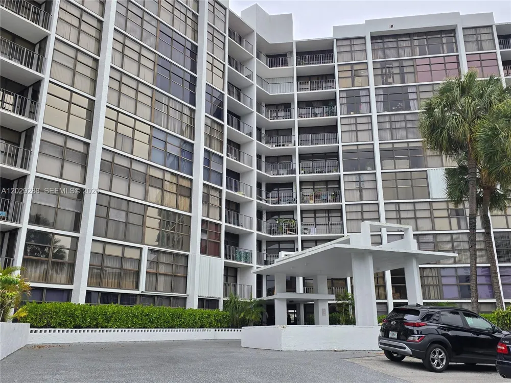 400 Leslie Dr #416 Hallandale Beach, FL 33009