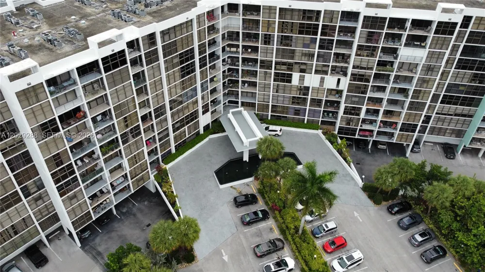 400 Leslie Dr #416 Hallandale Beach, FL 33009
