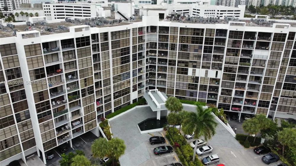 400 Leslie Dr #416 Hallandale Beach, FL 33009