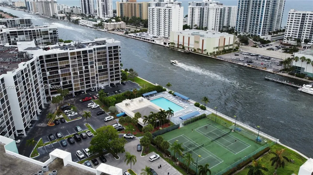 400 Leslie Dr #416 Hallandale Beach, FL 33009