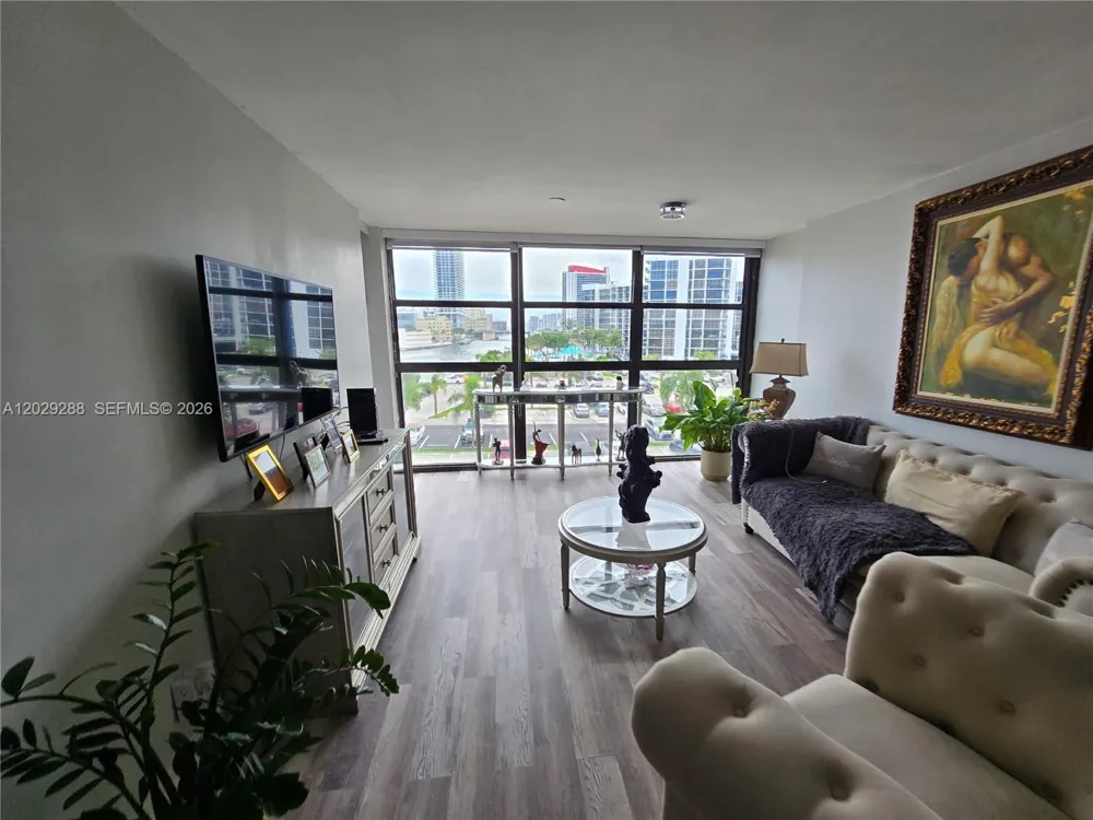 400 Leslie Dr #416 Hallandale Beach, FL 33009