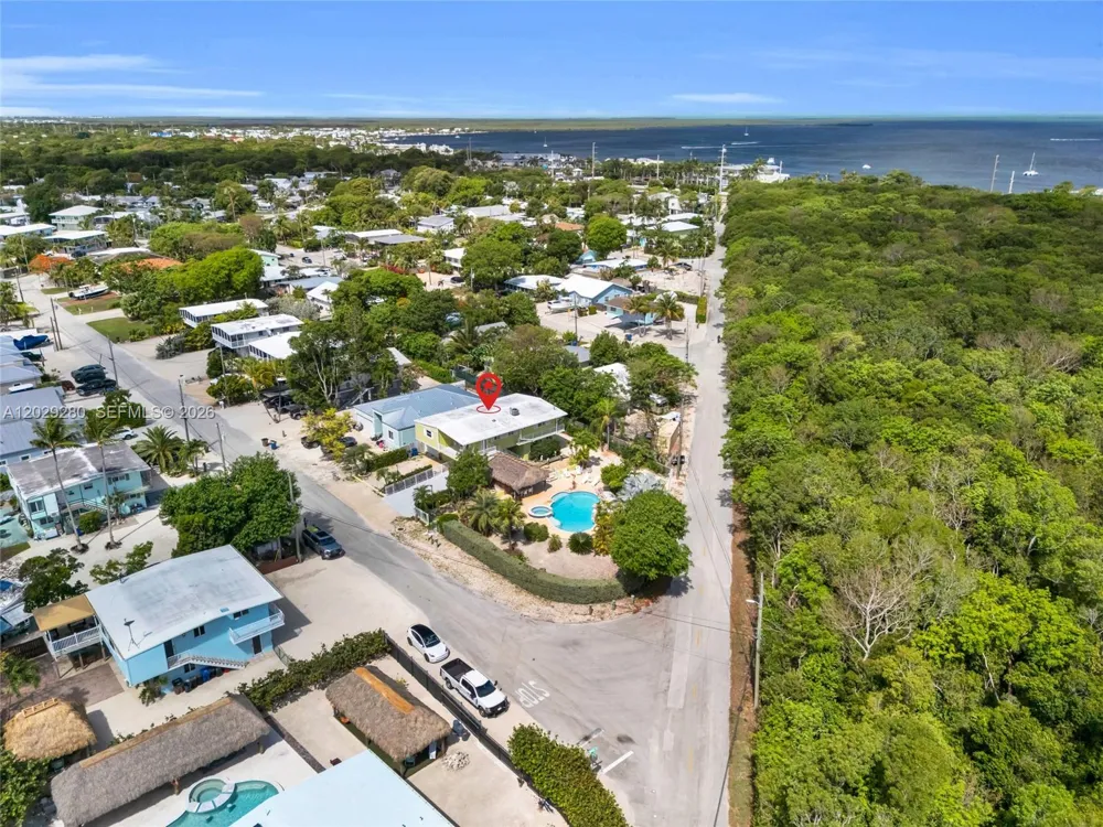 443 4TH Rd Key Largo, FL 33037