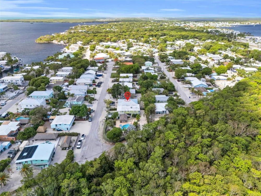 443 4TH Rd Key Largo, FL 33037