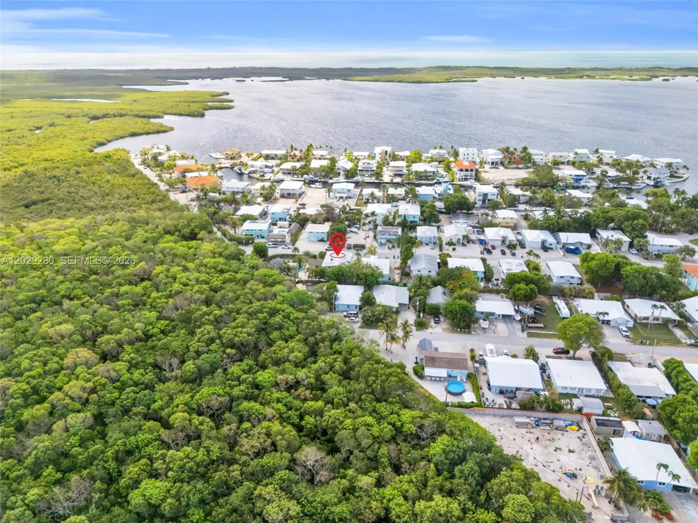 443 4TH Rd Key Largo, FL 33037