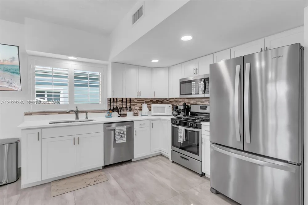 443 4TH Rd Key Largo, FL 33037
