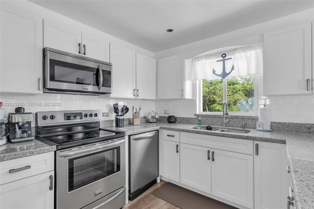 443 4TH Rd Key Largo, FL 33037