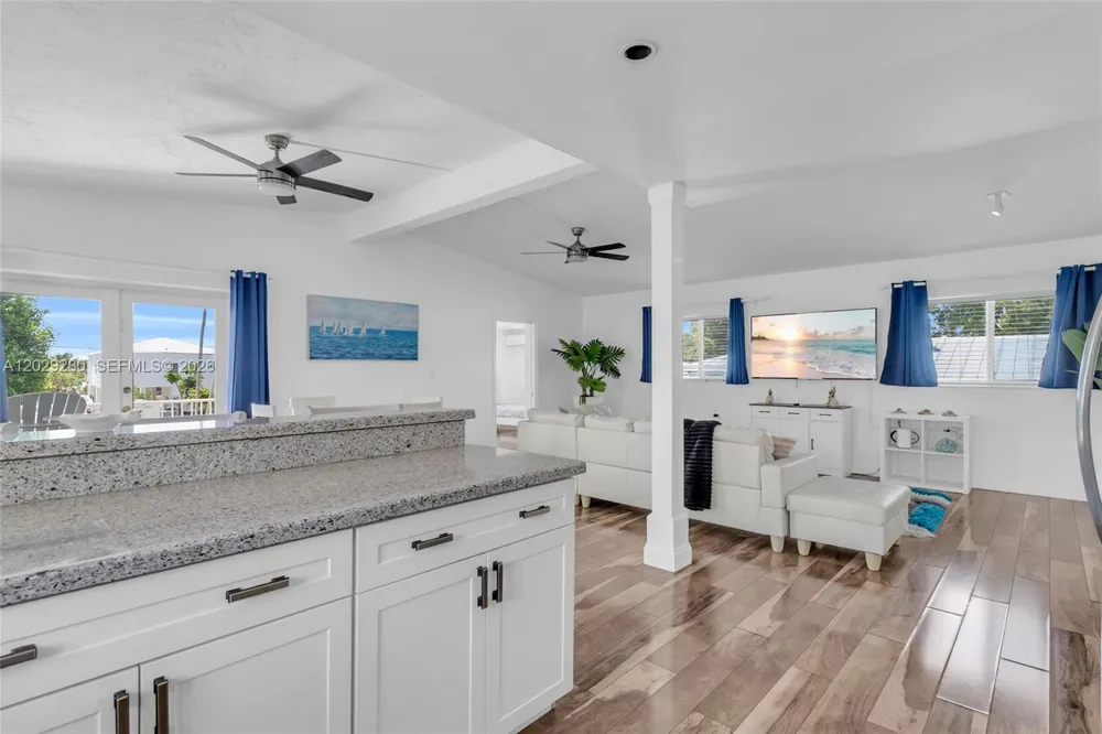 443 4TH Rd Key Largo, FL 33037