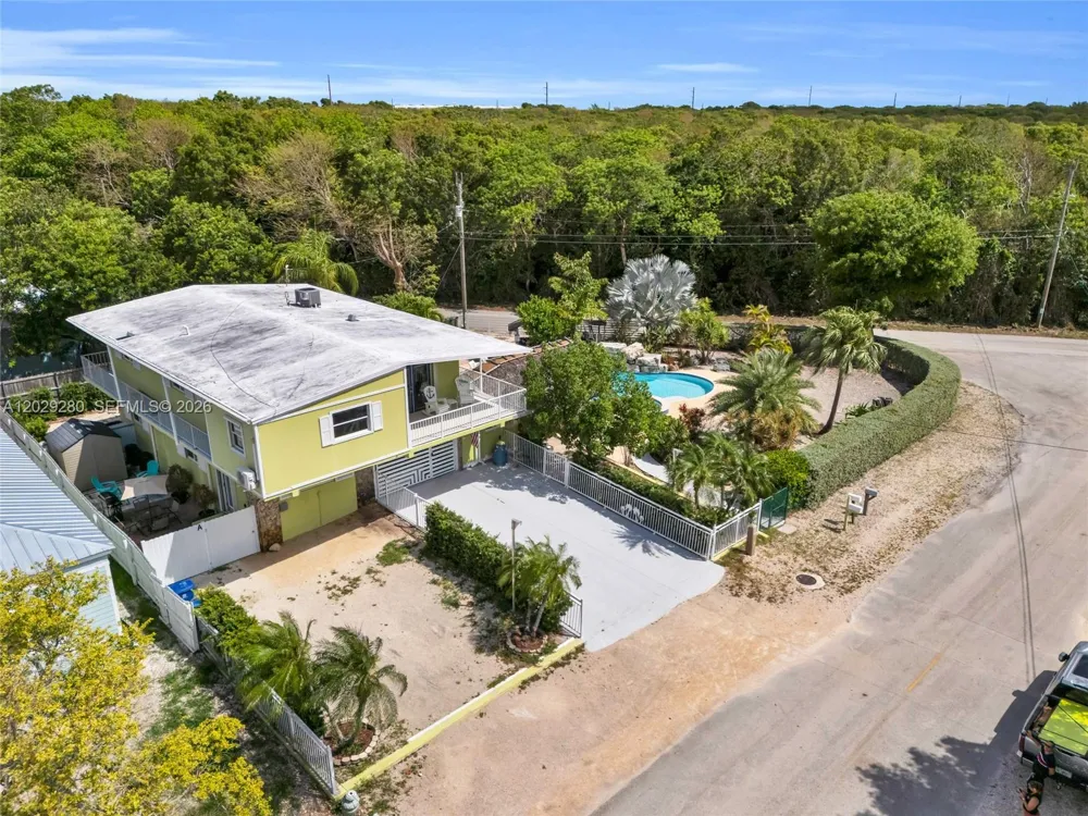 443 4TH Rd Key Largo, FL 33037