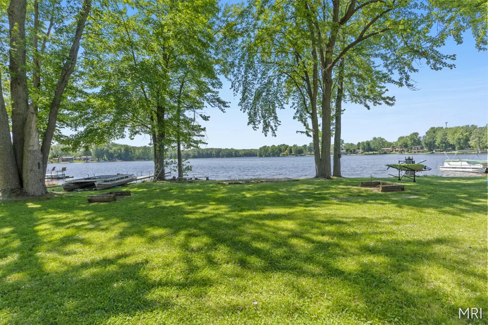 8303 Cowan Lake Drive NE Grattan Township, MI 49341