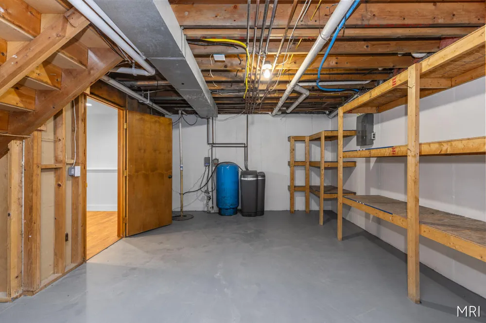 8303 Cowan Lake Drive NE Grattan Township, MI 49341